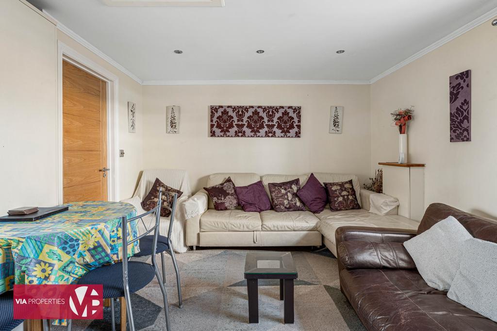 11 Burford Street Hoddesdon via properties...