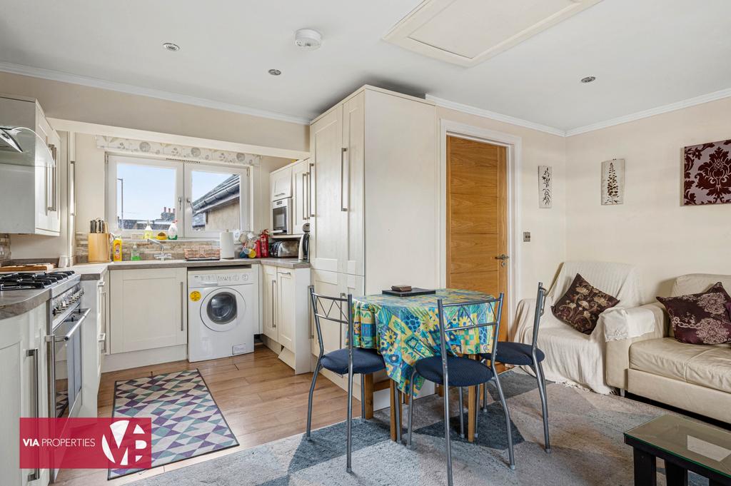 11 Burford Street Hoddesdon via properties...