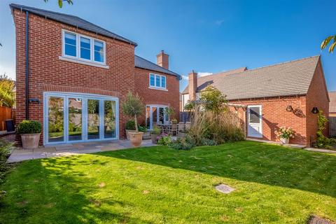 5 bedroom detached house for sale, Hewitt Road, Barford,