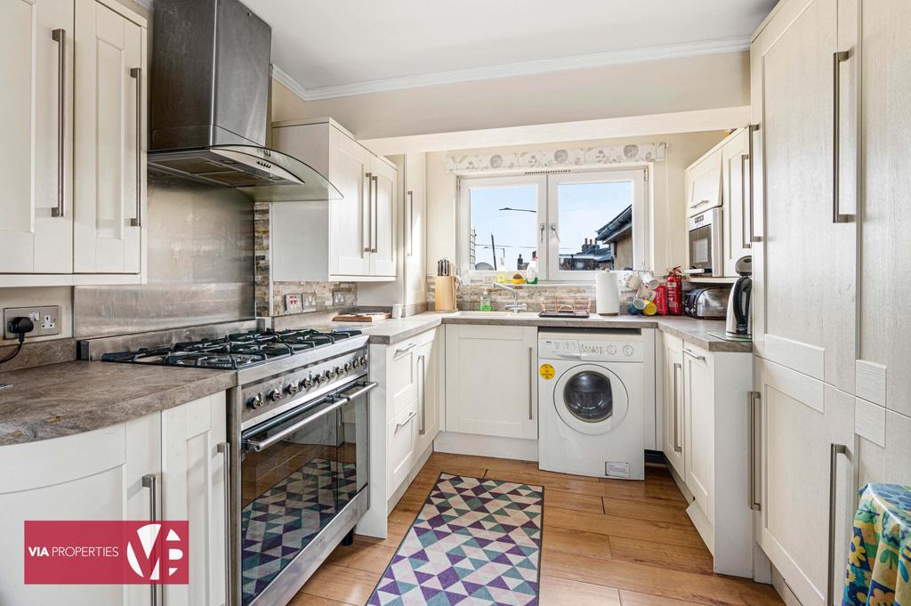 11 Burford Street Hoddesdon via properties...