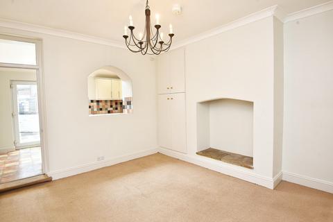 4 bedroom terraced house to rent, Chatsworth Place, Harrogate