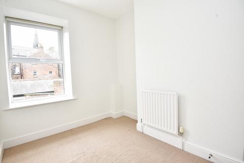 4 bedroom terraced house to rent, Chatsworth Place, Harrogate