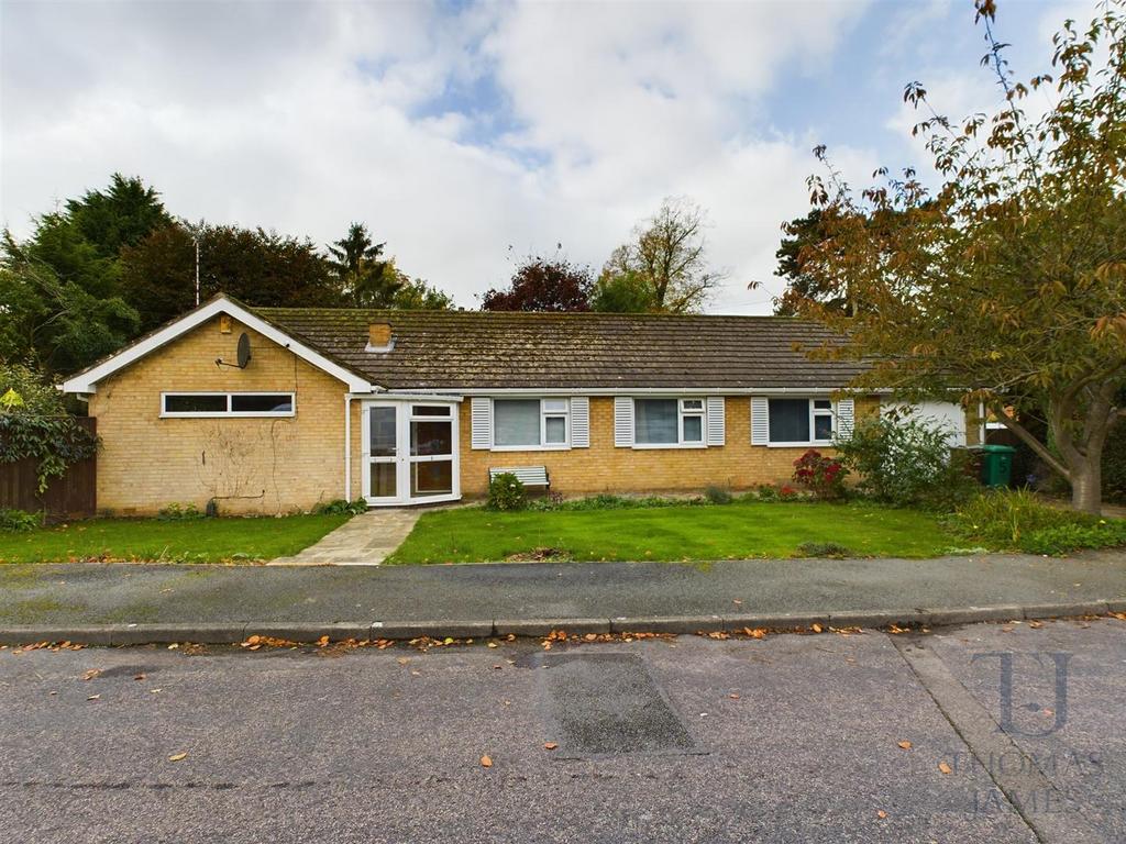 Orchard Close, Clifton Village... 4 bed detached bungalow for sale £