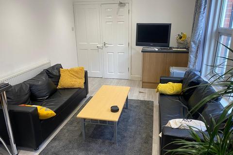 House share to rent, Holyrood Avenue, Southampton