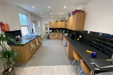 House share to rent, Holyrood Avenue, Southampton