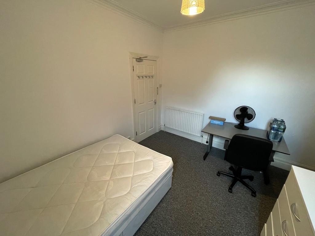 16 holyrood av3