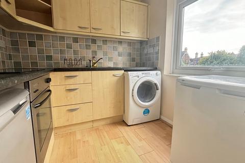 1 bedroom apartment to rent, Upper Edgeborough Road