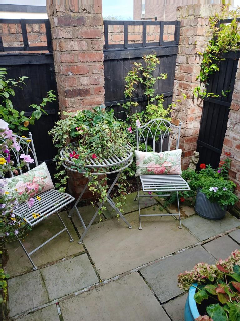 Courtyard garden