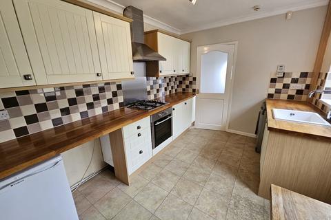 2 bedroom detached bungalow to rent, Kingrosia Park, Clydach, Swansea