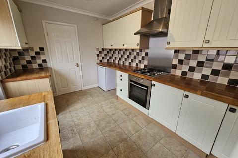 2 bedroom detached bungalow to rent, Kingrosia Park, Clydach, Swansea