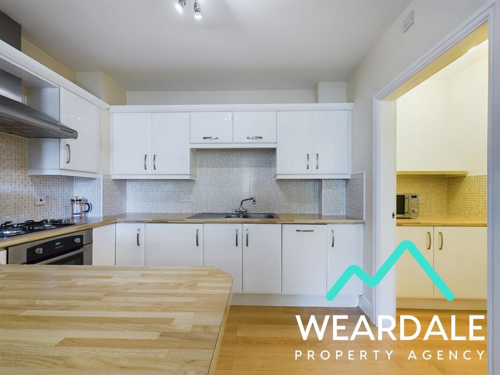 Convent Gardens, Auckland DL13 2 bed apartment for sale £125,000