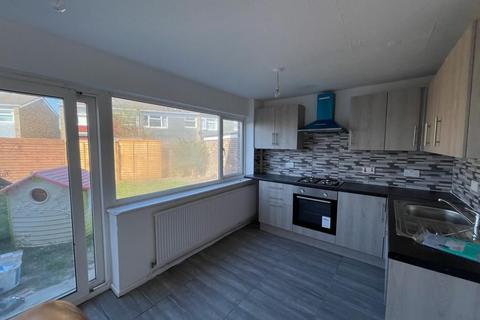 5 bedroom house to rent, 20 Walnut Way  ,Walnut Way , Clacton-on-Sea, CO15