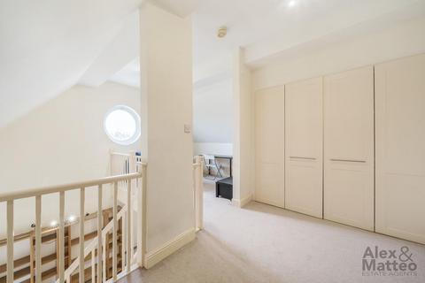 2 bedroom flat to rent, Peninsula Court, Canary Wharf, E14