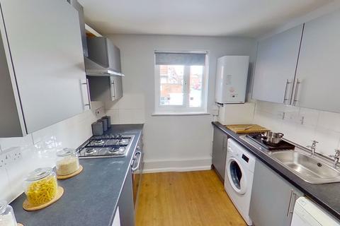 6 bedroom house to rent, 15 Albert Square, Church Street, Lenton, Nottingham, NG7 2FH