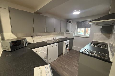 6 bedroom house share to rent, 15 Albert Square, Church Street, Lenton, Nottingham, NG7 2FH