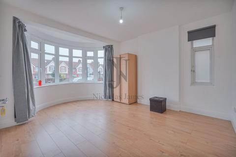 2 bedroom apartment to rent, Great Cambridge Road, London N17