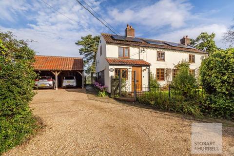 4 bedroom detached house for sale, Mill Road, Norwich NR12