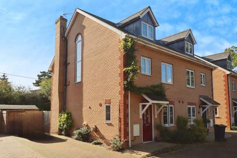 5 bedroom townhouse for sale, Lodge Road, Brightlingsea, CO7