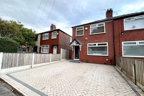 3 bedroom semi-detached house to rent, Higher Croft, Manchester