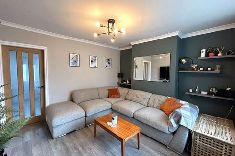 3 bedroom semi-detached house to rent, Higher Croft, Manchester