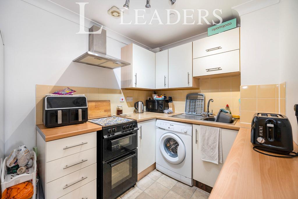 Prince Street, Portsmouth 1 bed flat to rent £1,100 pcm (£254 pw)