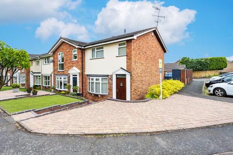 3 bedroom end of terrace house to rent, Flanders Drive, Kingswinford