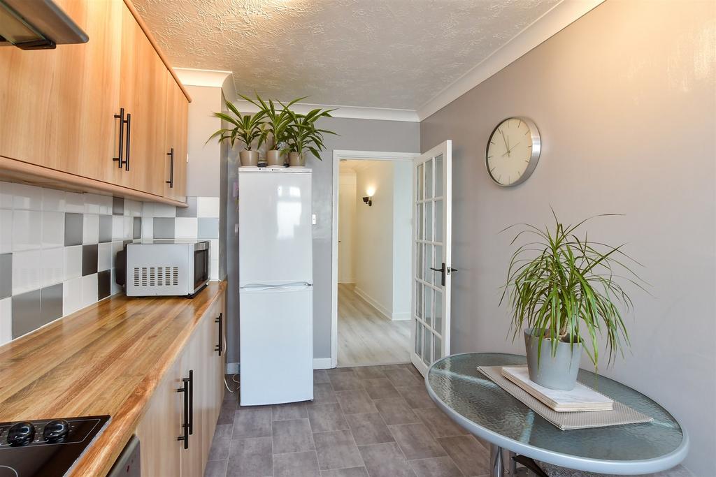 Kitchen/ Breakfast Room