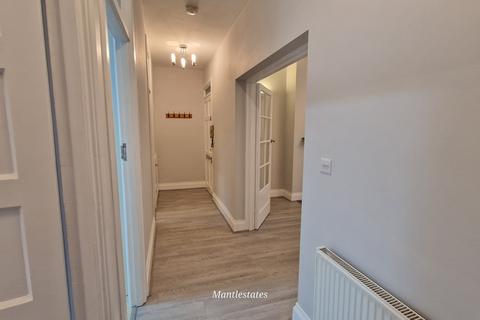 3 bedroom flat to rent, Brownlow Court, Oak Lane N11 2BH