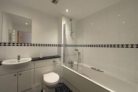 1 bedroom flat for sale, 127 Holland Gardens, Brentford, Middlesex, TW8 0AZ