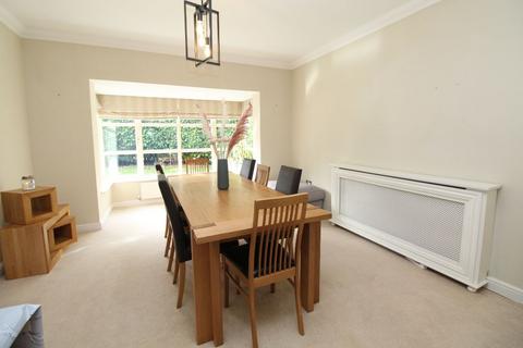 5 bedroom detached house to rent, Top Park Close, Warburton, Lymm