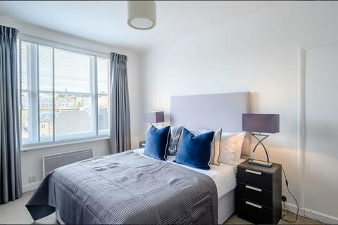 2 bedroom flat to rent, Mayfair, London W1J