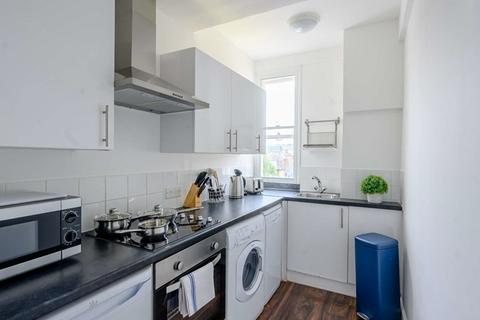 2 bedroom flat to rent, Mayfair, London W1J