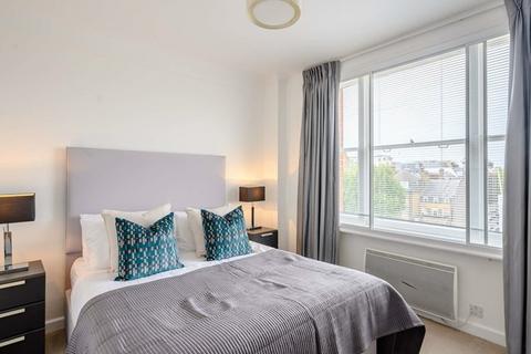 2 bedroom flat to rent, Mayfair, London W1J