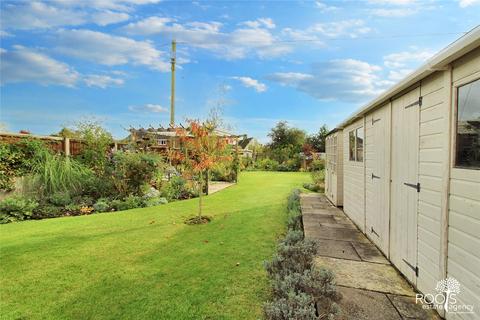 3 bedroom detached house for sale, Bath Road, Berkshire RG18