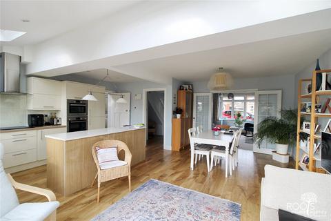 166 Bath Road, Thatcham, RG18 3HJ