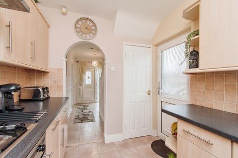 3 bedroom semi-detached house for sale, Davis Avenue, West Yorkshire WF10