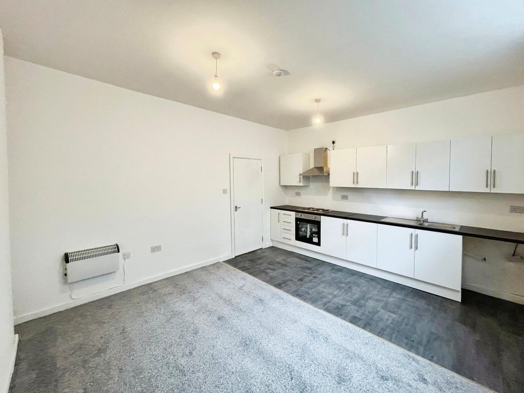 Carlton Place, West Yorkshire HX1 2 bed apartment to rent £650 pcm (£