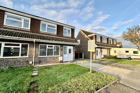 3 bedroom semi-detached house to rent, Chestnut Drive, Broadstairs