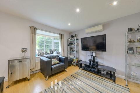 31 Ashdales, St Albans, AL1 2RB