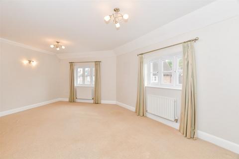 2 bedroom flat for sale, McArthur Drive, Kings Hill, West Malling, Kent