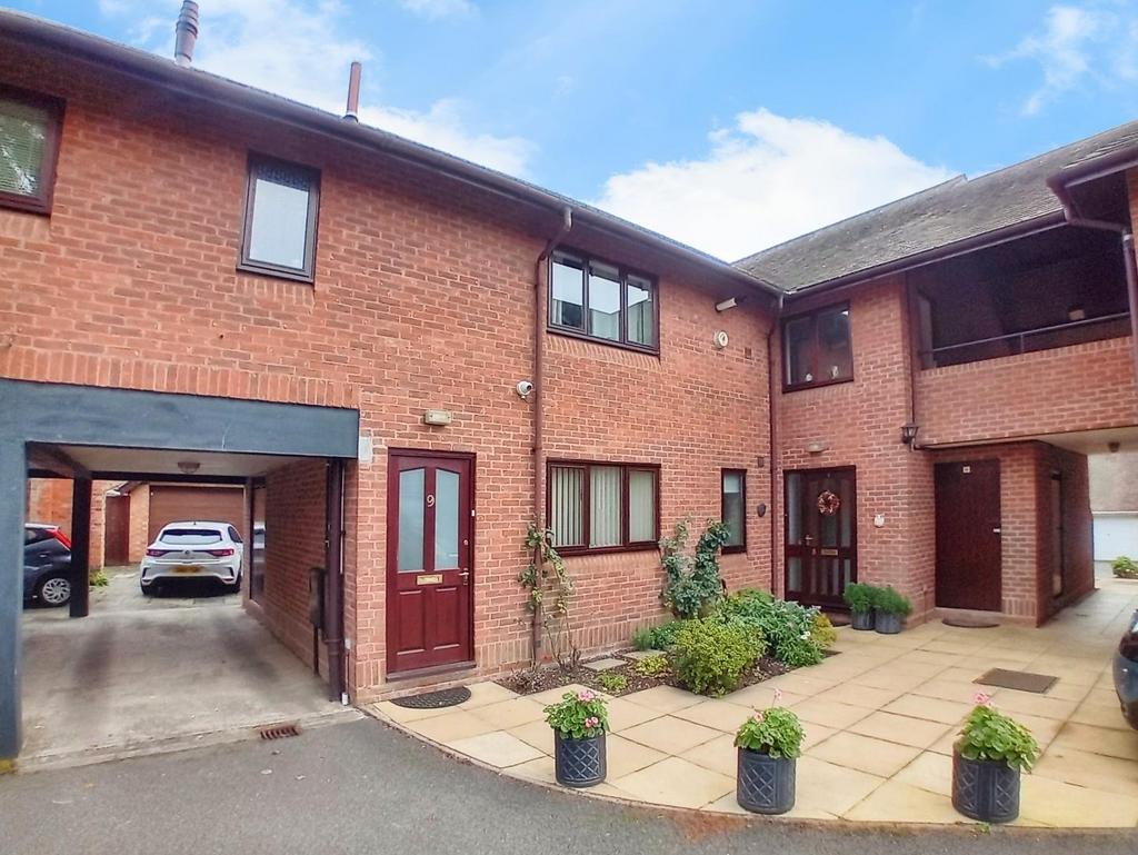 Marks Mews, Castle Lane, Warwick 1 bed apartment to rent £950 pcm (£219 pw)
