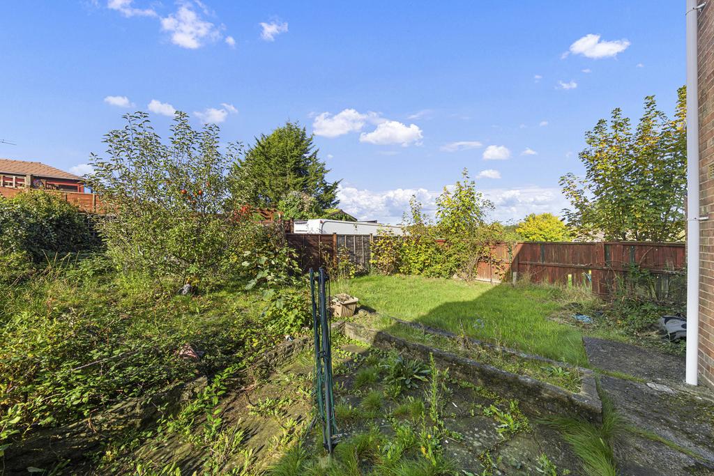 Blackmoor Avenue, Corby, NN18 2 bed semidetached house for sale £140,000