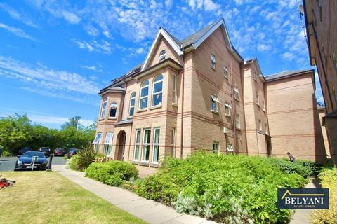 2 bedroom flat to rent, Hart Road, Manchester M14