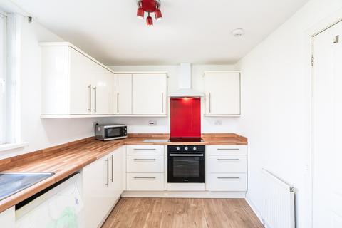 15/4 Calder Gardens, Edinburgh, EH11 4JB