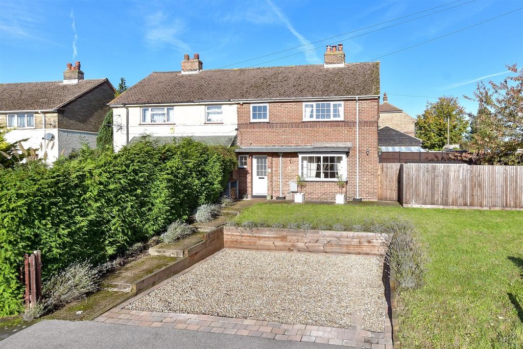 Siberts Close, Shepherdswell, Dover... 3 bed semidetached house for