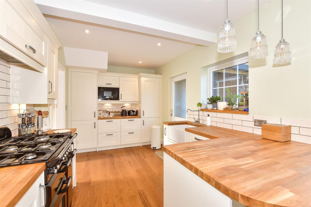 Kitchen/ Breakfast Room