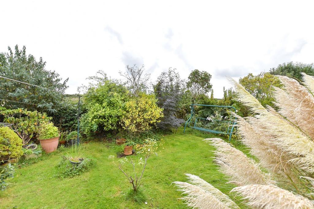 Downs Close, East Studdal, Dover, Kent 3 bed chalet for sale £300,000