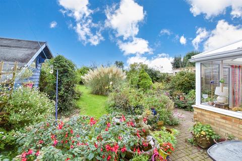 7 Downs Close, East Studdal, Dover, CT15 5BY