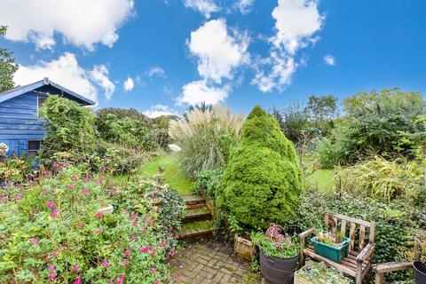 7 Downs Close, East Studdal, Dover, CT15 5BY