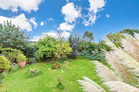 7 Downs Close, East Studdal, Dover, CT15 5BY